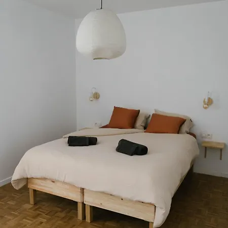 Centrally Located Close To The Apartament Ostenda