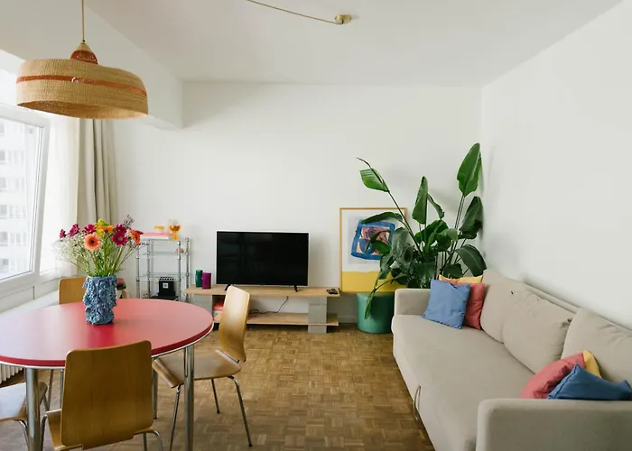 Centrally Located Close To The * Οστένδη