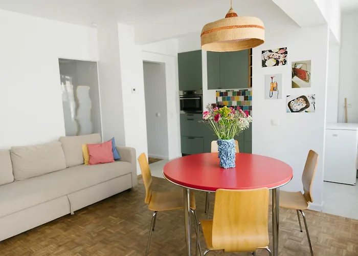 Centrally Located Close To The Lejlighed *